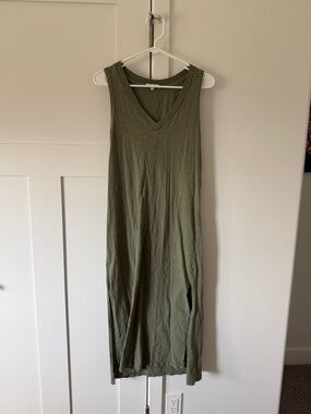 Z Supply Olive Green V-Neck Sleeveless Midi Dress